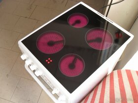ELEKTRICKÝ SKLOKERAMICKÝ VOLNĚ STOJÍCÍ SPORÁK ELECTROLUX,LCD - 12