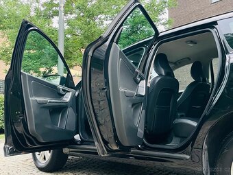 Volvo XC60 2.0D 5VÁLEC MANUÁL 1MAJITEL FACELIFT SERVISKA 2WD - 12