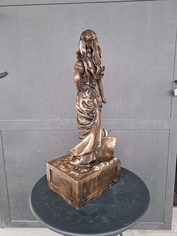 Velká bronzová socha, značená - 12