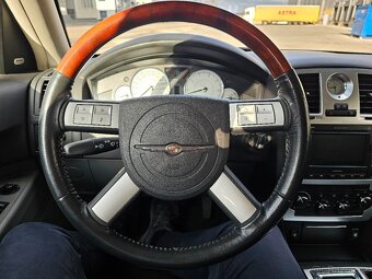 Chrysler 300C 5.7 Hemi - 12