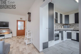 Prodej bytu 4+kk, 88 m2, lodžie, sklep, Vrchlabí - 12