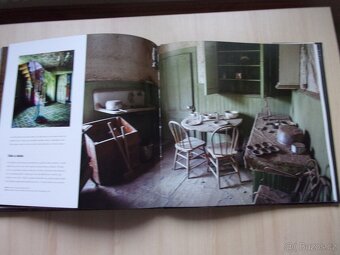 Michael Kerrigan - URBEX - KRÁSA ZTRACENÝCH MÍST - 12