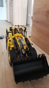 Lego technic 42030 - 12