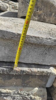 Staré kamenné římsy, pískovcové římsy, parapety - 12