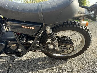 Kawasaki TR 250 - 12
