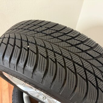 BMW X1 F48 5x112 R17 ET52+ZIMNÍ 225/55R17 8mm - 12