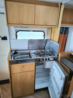Rodinný karavan Burstner 480 Sportiv - palandy - 12
