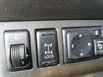 NISSAN NAVARA 2.5tdci - NA PREDAJ - 12