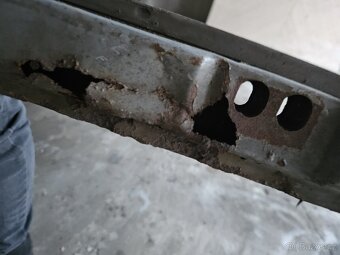 Volha 2402 víko kufru, volat - 12