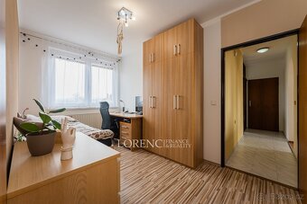 Prostorný dvougenerační rodinný dům s širokým využitím, 327  - 12