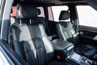 Toyota Land Cruiser 4.5 L V8 Executive Lounge - 12