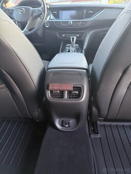 Opel Insignia B Sports Tourer - 12
