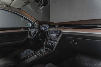 VOLKSWAGEN Passat-2.OTDi-110kW-DSG-Highline-VirC-ZÁRUKA-R17 - 12