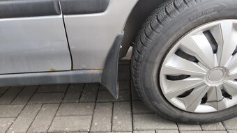 Honda Civic 6g 1.4i - 12