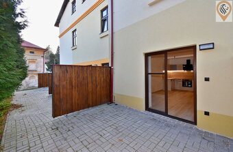 Prodej mezonetového bytu 2+kk 49 m2, s vlastním vchodem a te - 12
