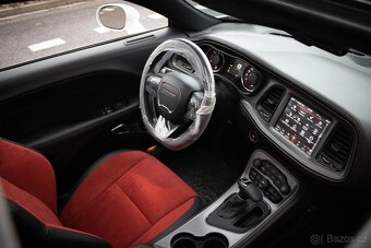 NOVÝ Dodge Challenger SRT 6.4 HEMI - 12