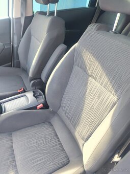 Peugeot 5008 - 12