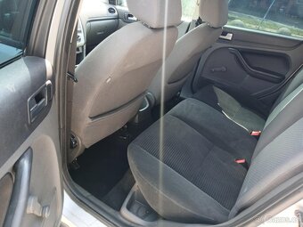 Ford Focus 1.6 TDCi 66kw Rok 2006 - 12
