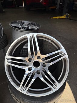 Porsche 911 Turbo I kola 19 palců, pneu Michelin PS - 12
