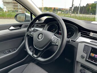 Volkswagen Passat, 2.0 110kw Comfortline DSG/ACC/masáže - 12