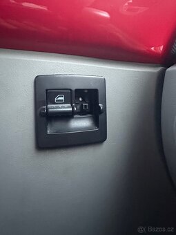 VW NEW BEETLE 2.0 - 12