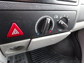 VW Transporter 2.0 TDI 4x4 r.v.2010 (103 kw) Koup.ČR - 12