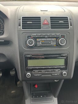 VW Touran 1.6tdi 77kw Highline 2011 5 míst  232Tkm tažné z. - 12