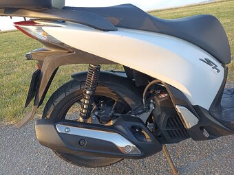 Honda SH 125 i rok výroby 2014, 9500 km najeto - 12