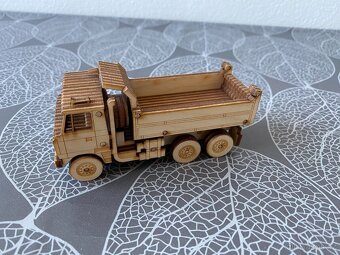 Nový dřevěný model TATRA 815 - 12