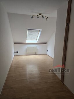 Pronájem bytu 3+1, mezonet, Opava, ul. třída Spojenců - 12
