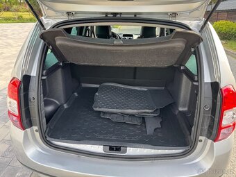Prodám Dacia Duster 4x4 1,2 benz 92 KW rv 16 - 12