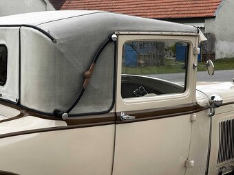 Ford Model A Sport Coupe - 12