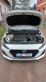 Hyundai i30 Combi 1,6 CRDI 2018 PDE - 12