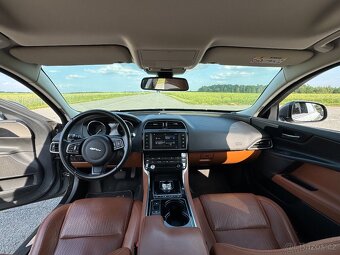 Jaguar XE, 2.0D - 12