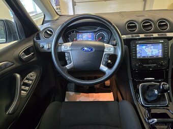 Ford S-Max 2,0TDCi 120kW Titanium 7 sedadel - 12