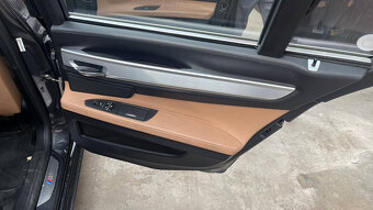 BMW 7 4,4 V8 32V Bi-Turbo - 12