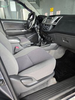 HILUX - 12