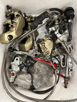 Aprilia rsv 1000r náhradní díly, carbony atd - 12
