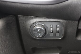 Opel Corsa 1,2i 52KW, 2.maj., ČR,serviska, r.v. 2017 - 12