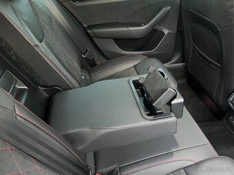 ŠKODA OCTAVIA RS DSG 180 KW 2.0 TSI - 12