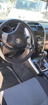 Suzuki Grand Vitara ll 1.6 benzin 4x4 z Talianska bez korozi - 12