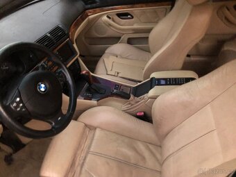 BMW e39 - světlý kožený interiér - 12