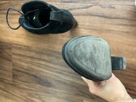 Kotníkové kožené černé boty na podpatku Tommy Hilfiger - 12