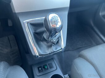 Toyota Corolla Verso, 2.0 D-4D 85kW TAŽNÉ - 12