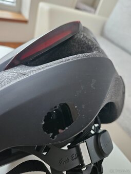 Unikátní cyklistická helma Lumos Ultra (s LED + blinkrem) - 12