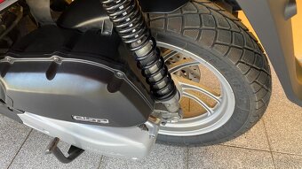 Honda SH 125i / po 1.maj. / jak nový / 2014 / ABS, serviska - 12