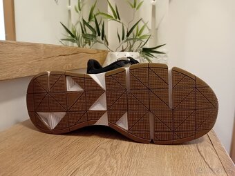 Under Armour pánské teenisky vel. 46/47 kožené - 12