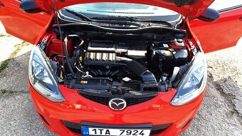 mazda 2 1.3 Najeto 95000 ( velmi pekny stav ) - 12