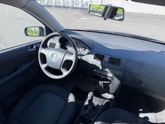 ŠKODA FABIA 1,2 40kw - 1.maj- rok 2007 - Bez Koroze - Výbava - 12