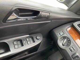 Volkswagen Passat 2.0 TDi 4x4 - 12
